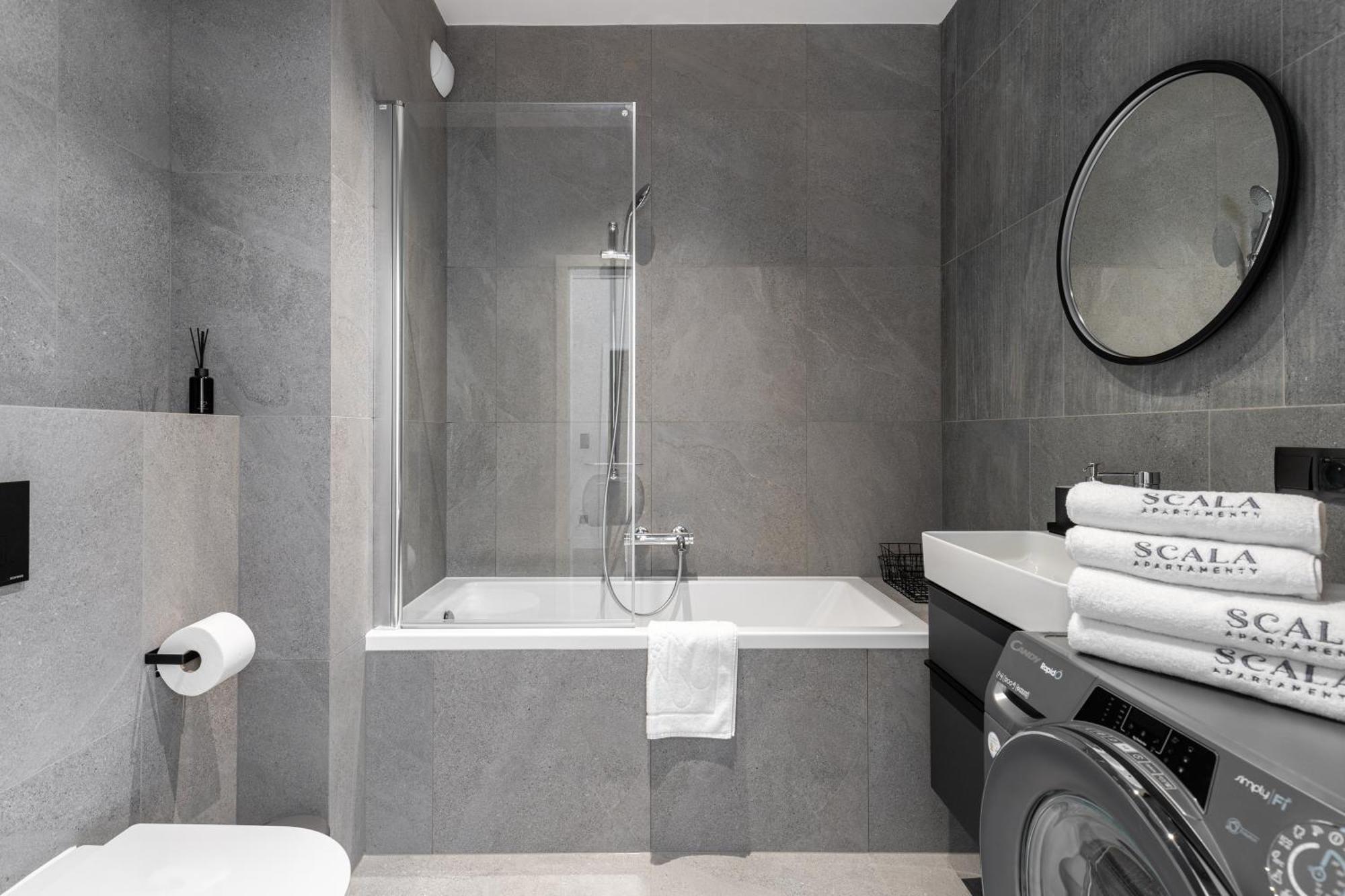 Scala City Center Apartments With Parking By Lion Apartments Гданьск Экстерьер фото